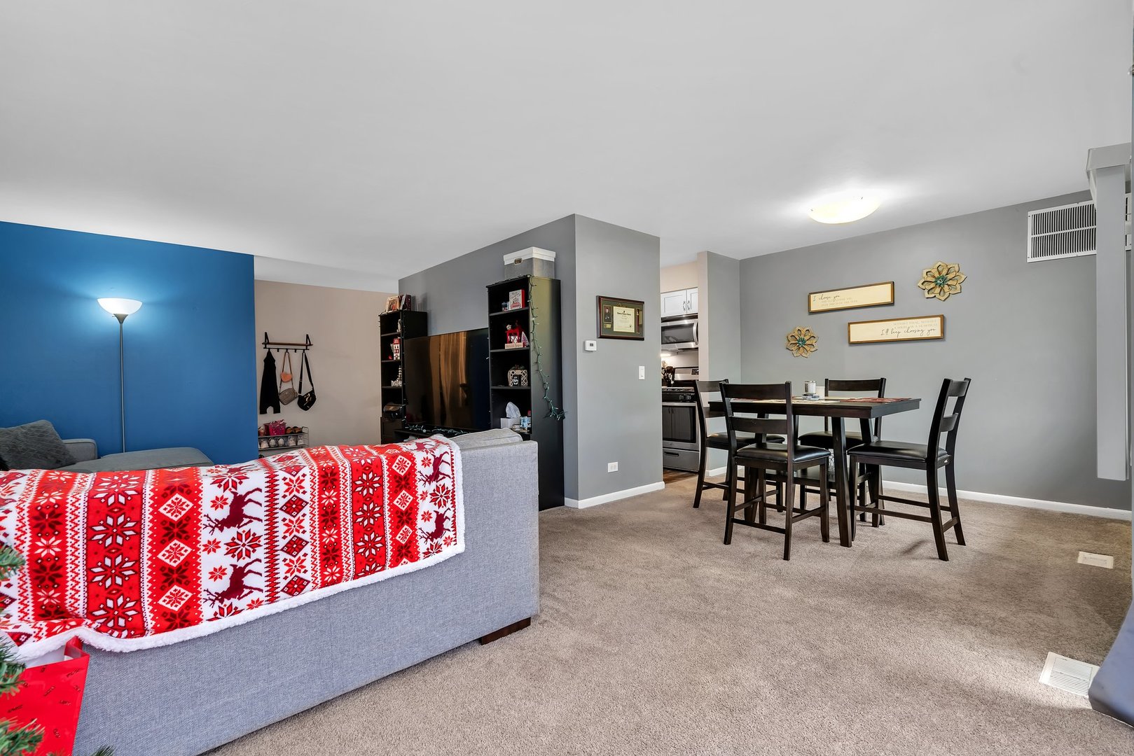 2811 Hobson Road, Unit 6 Woodridge, IL 60517 - Photo 4 of 21 a living room with furniture and dining room