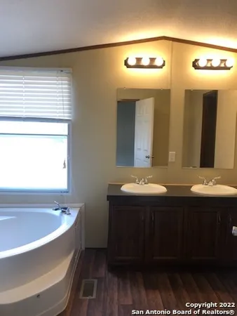 $1,195 | 1914 14th Street, Unit 10, Hondo, TX 78861