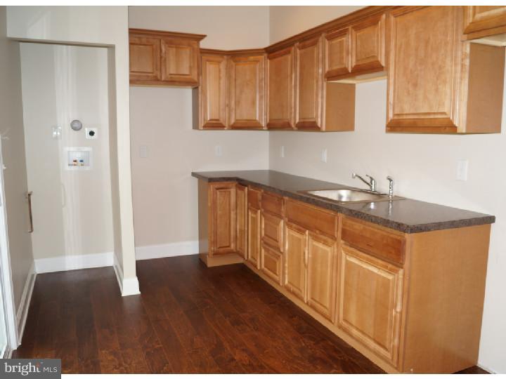 48 Meadow Road New Castle, DE 19720 - Photo 2 of 11 Gallery Image 2