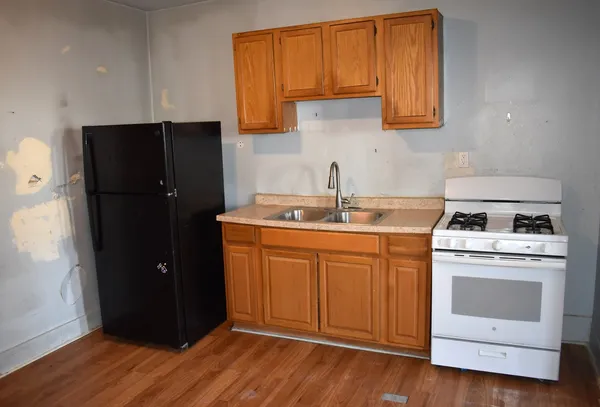 $340,000 | 1006 North Hickory Street, Joliet, IL 60435