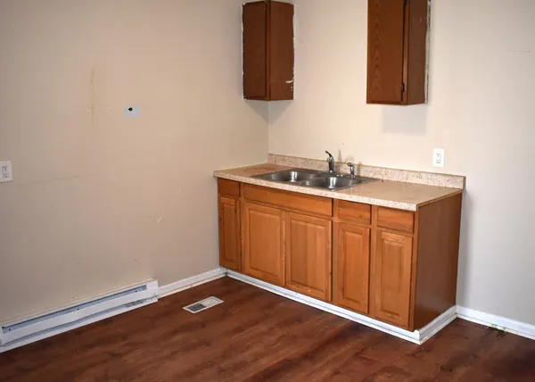 $340,000 | 1006 North Hickory Street, Joliet, IL 60435