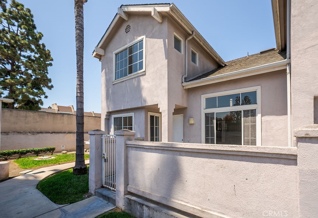 820 West Compton Boulevard, Unit 24 Compton, CA 90220 - Photo 1 of 24
