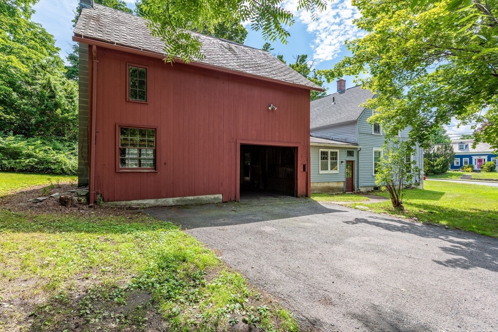 177 Montague Road Amherst, MA 01002 - Photo 6 of 31