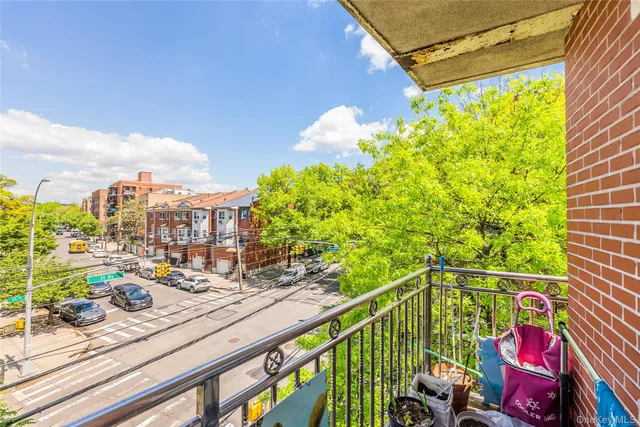 $620,000 | 35-06 Leavitt Street, Unit 3E | Flushing