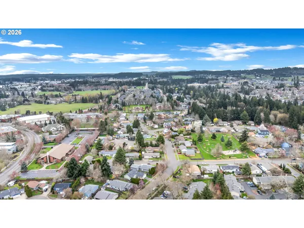 $235,000 | 29700 Southwest Courtside Drive, Unit 36, Wilsonville, OR 97070