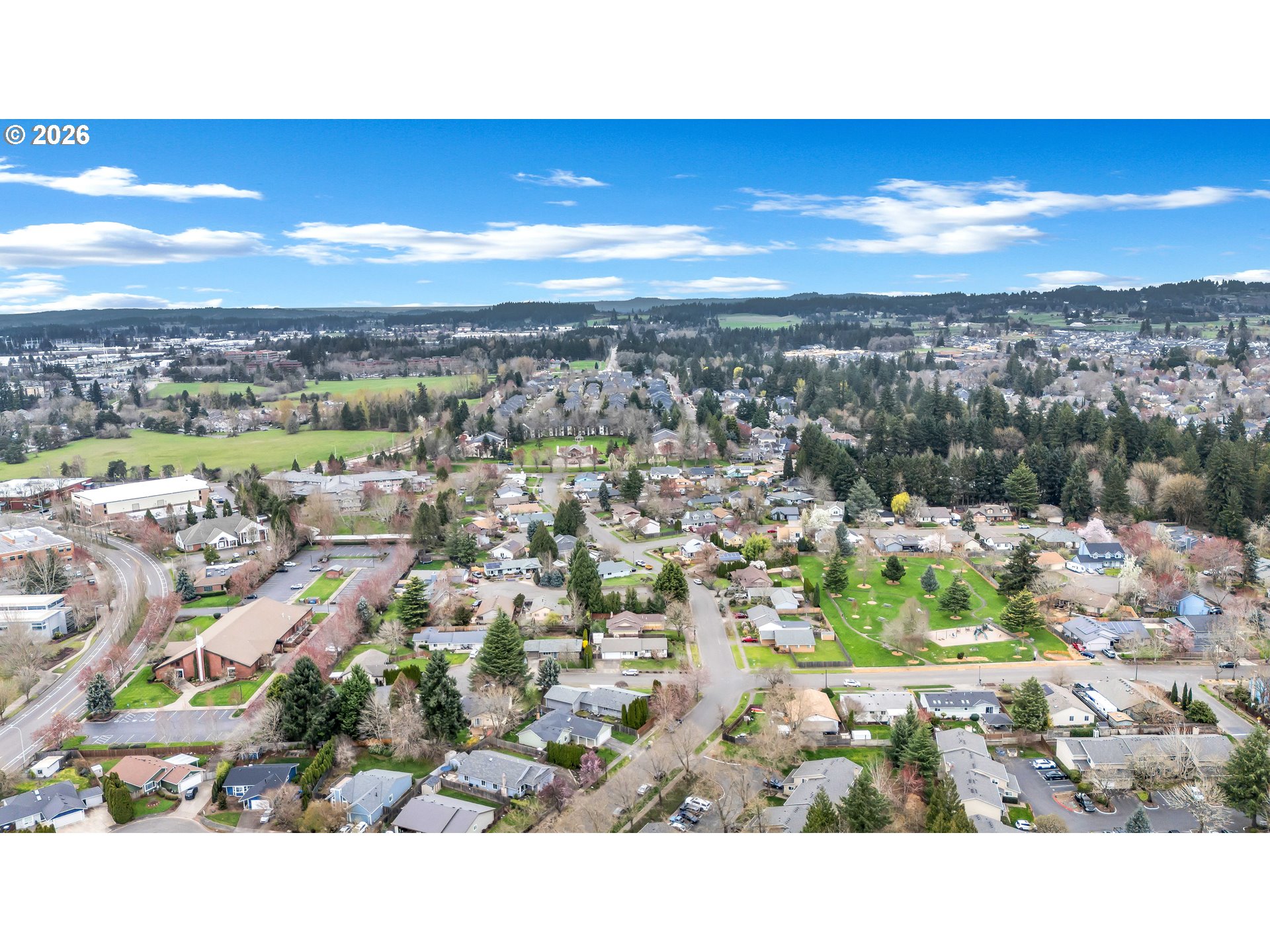 29700 Southwest Courtside Drive, Unit 36 Wilsonville, OR 97070 - Photo 37 of 40 a view of a city