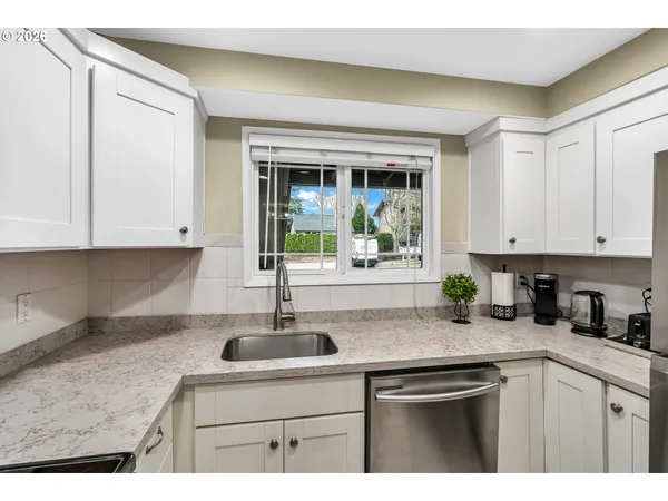 $235,000 | 29700 Southwest Courtside Drive, Unit 36, Wilsonville, OR 97070