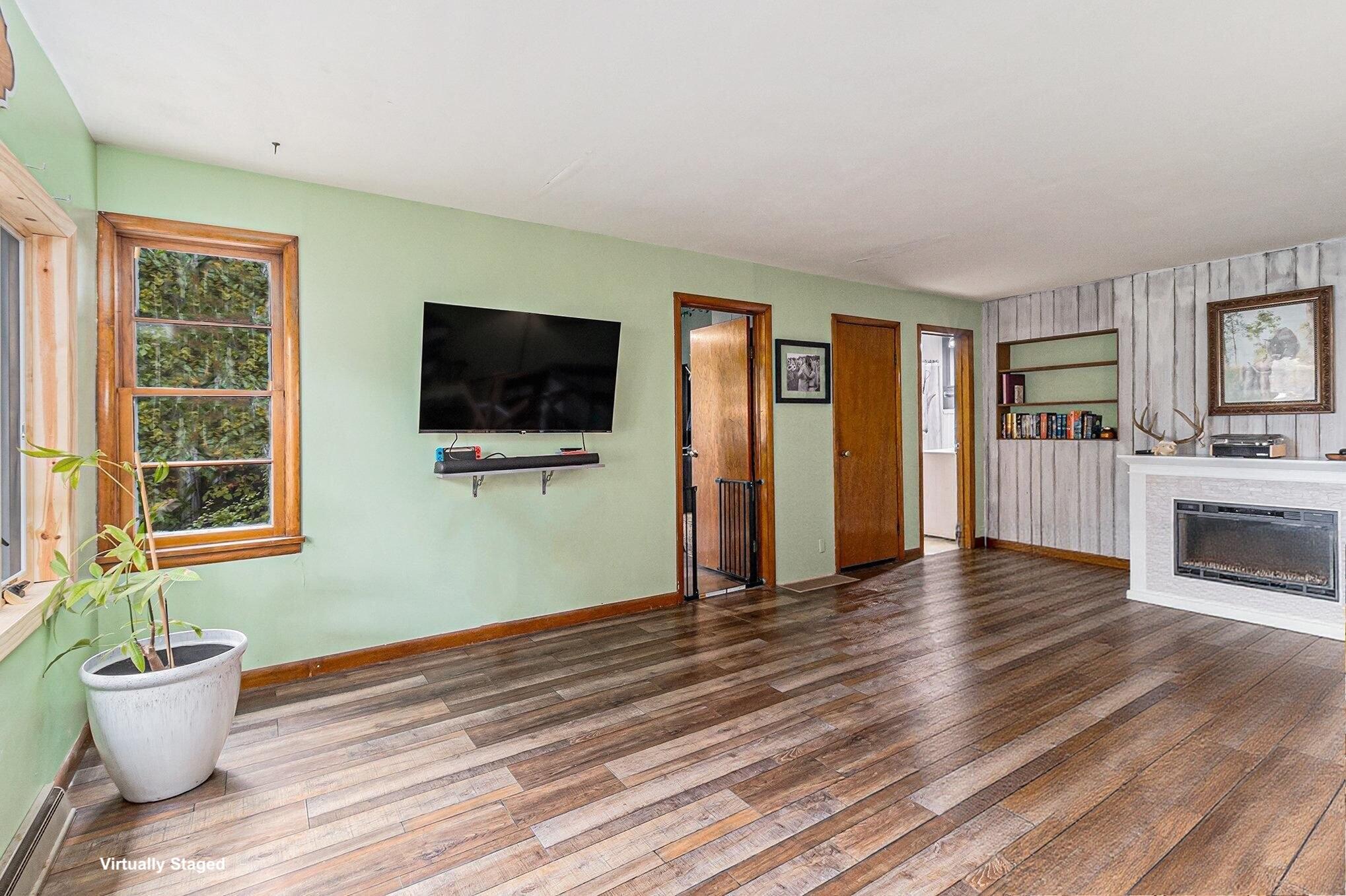 2577 South Custer Road Custer, MI 49405 - Photo 7 of 33 Living Room 1