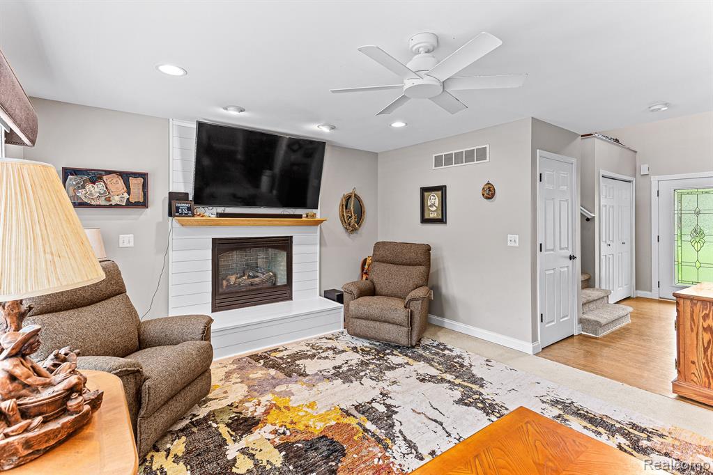 27777 Grix Road New Boston, MI 48164 - Photo 26 of 53 Gallery Image 26