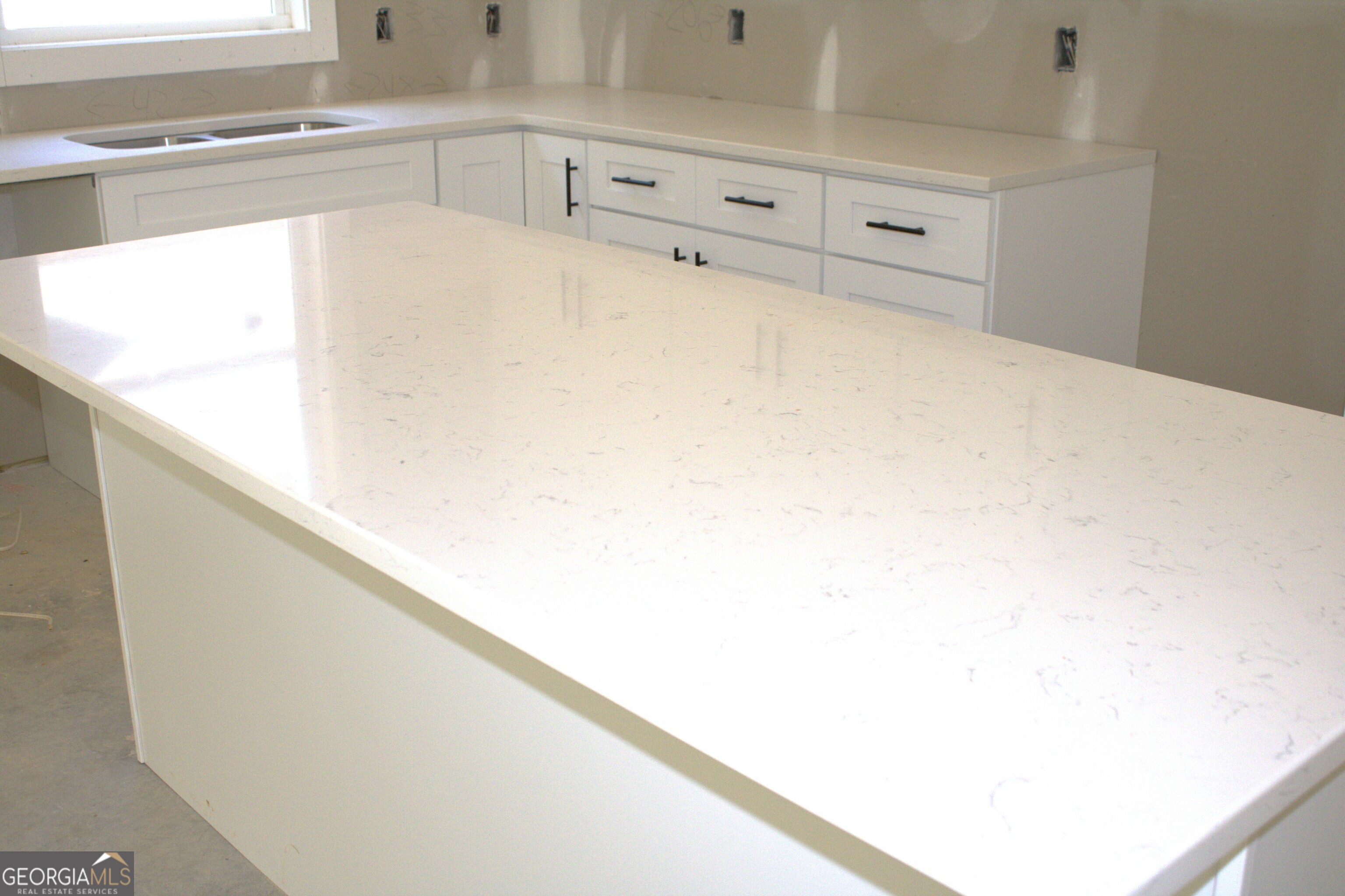 247 North Point Circle Hartwell, GA 30643 - Photo 9 of 18 a close view of cupboard