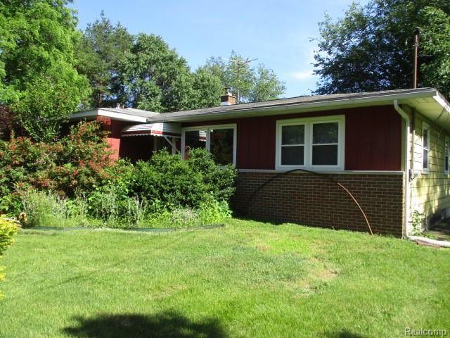 2476 South Fenton Road Holly, MI 48442 - Photo 4 of 59 IMG_6060.JPG