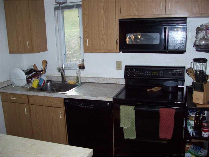 5016 Doyle Road Baldwin, PA 15227 - Photo 3 of 12 Kitchen.