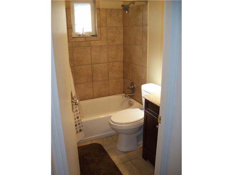 5016 Doyle Road Baldwin, PA 15227 - Photo 4 of 12 Master Bath/Spa.
