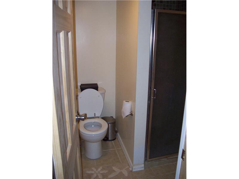5016 Doyle Road Baldwin, PA 15227 - Photo 9 of 12 Full Bath.