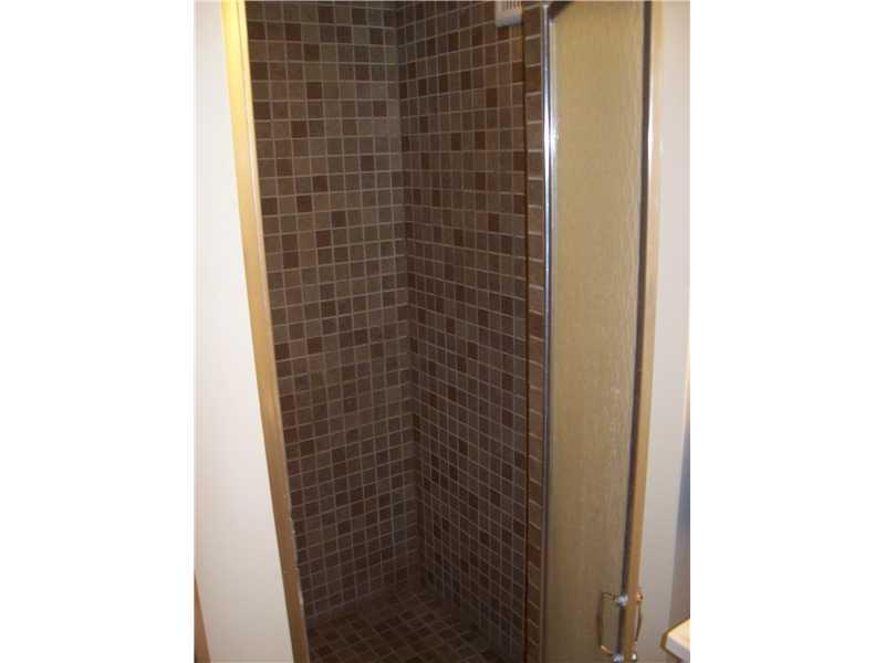 5016 Doyle Road Baldwin, PA 15227 - Photo 10 of 12 Full Bath.