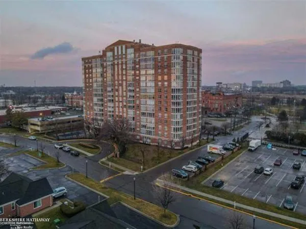 $475,000 | 250 East Harbortown Drive, Unit 1110, Detroit, MI 48207