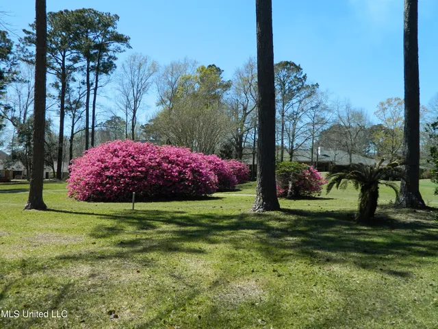 $299,900 | 7922 Lanai Place, Diamondhead, MS 39525