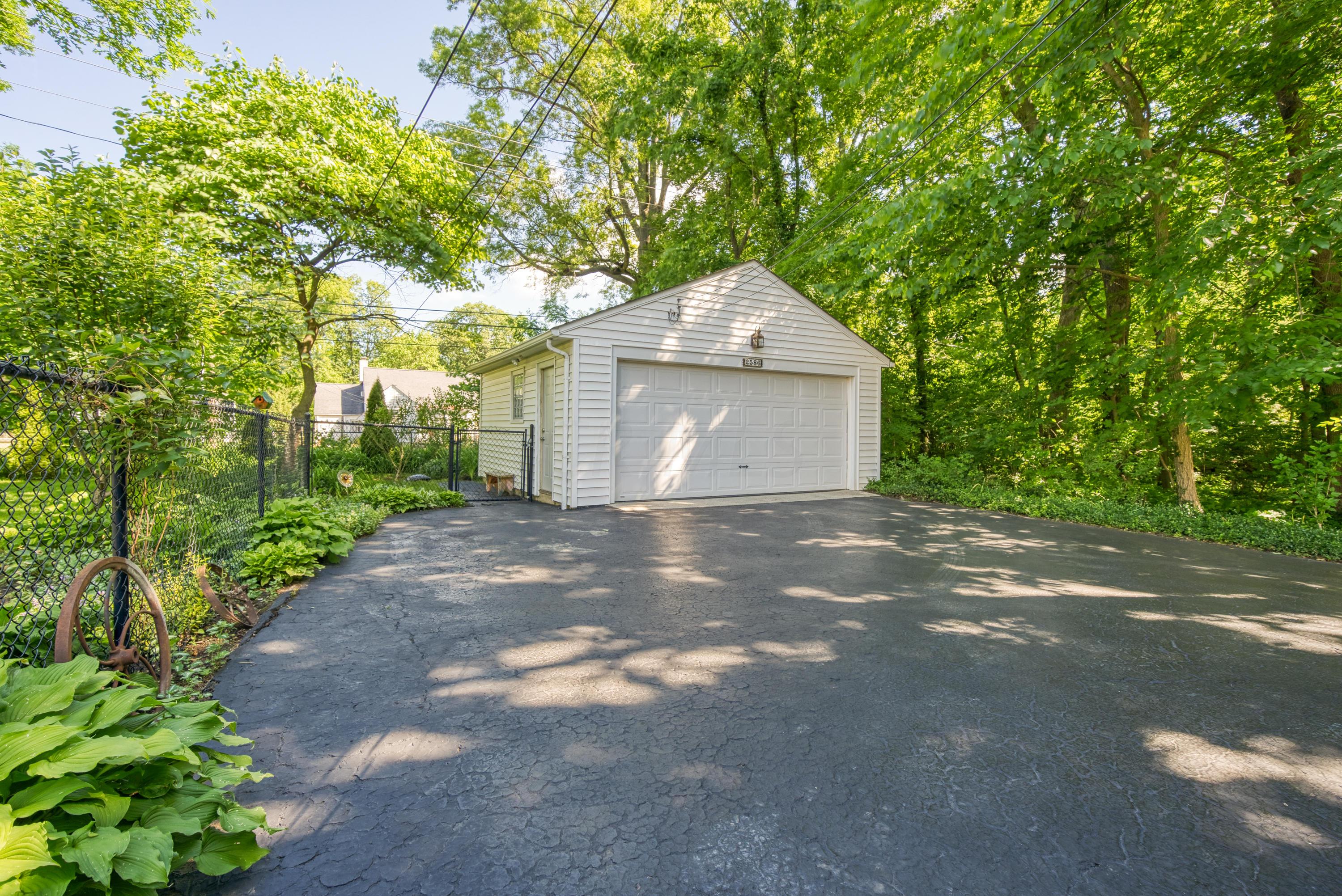 2586 Minerva Lake Road Columbus, OH 43231 - Photo 49 of 69 Gallery Image 49