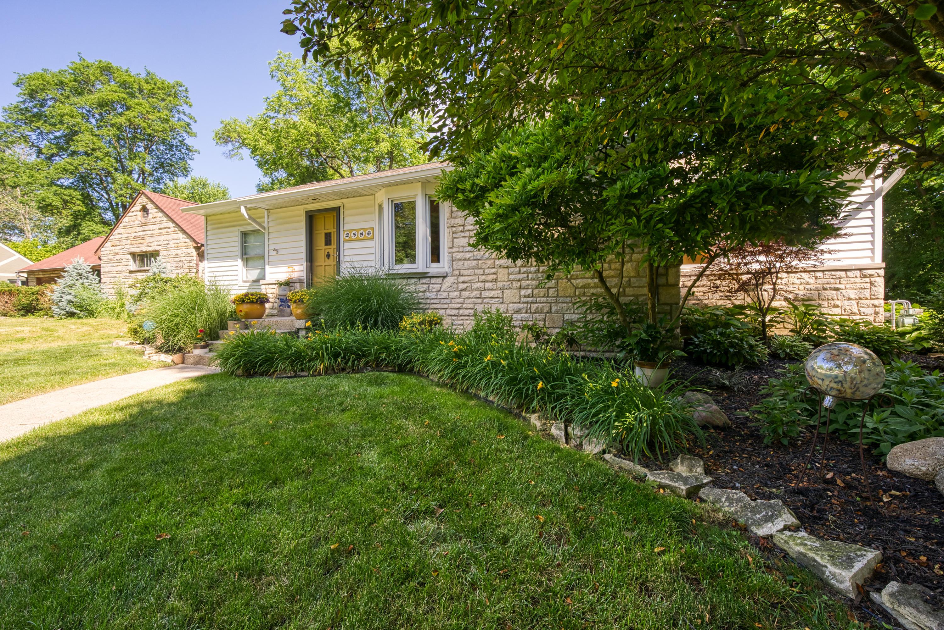2586 Minerva Lake Road Columbus, OH 43231 - Photo 5 of 69 Gallery Image 5