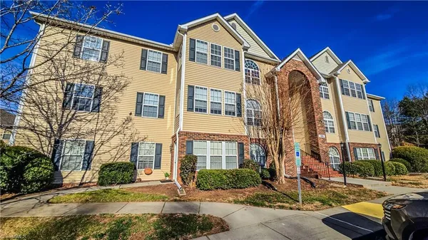 $1,300 | 2033 Salem Bluff Drive, Winston-Salem, NC 27127