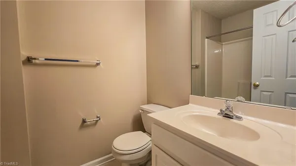 $1,300 | 2033 Salem Bluff Drive, Winston-Salem, NC 27127