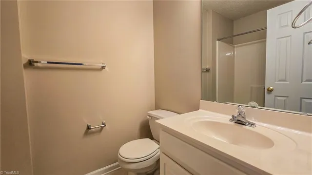 $1,300 | 2033 Salem Bluff Drive, Winston-Salem, NC 27127