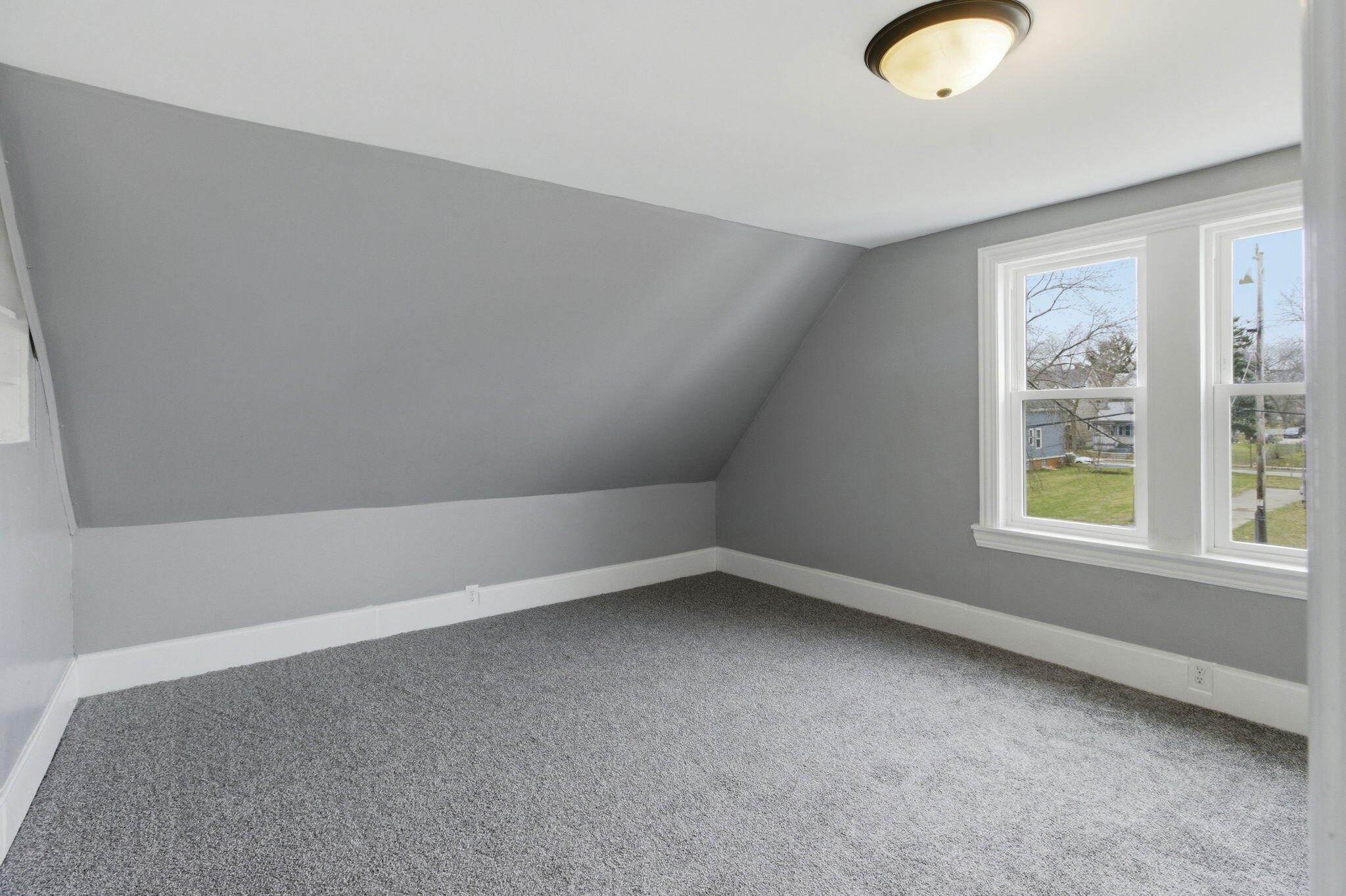 2453 North 15th Street Milwaukee, WI 53206 - Photo 18 of 33 15-web-or-mls-IMG_9186