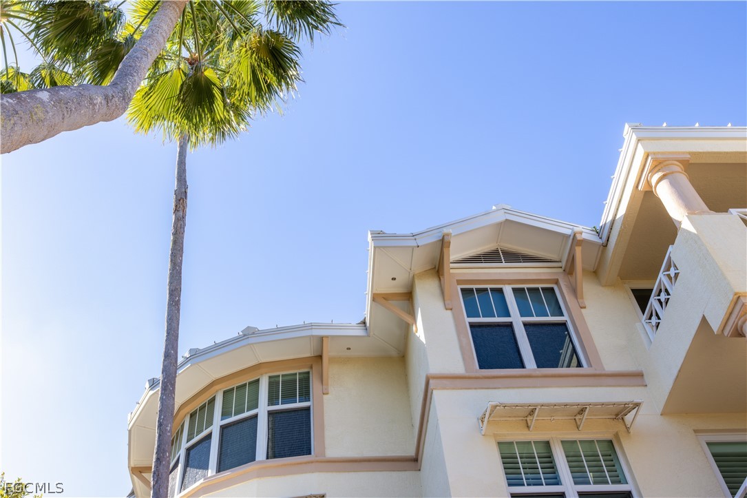 2619 Wulfert Road, Unit 3 Sanibel, FL 33957 - Photo 32 of 42 a front view of a building