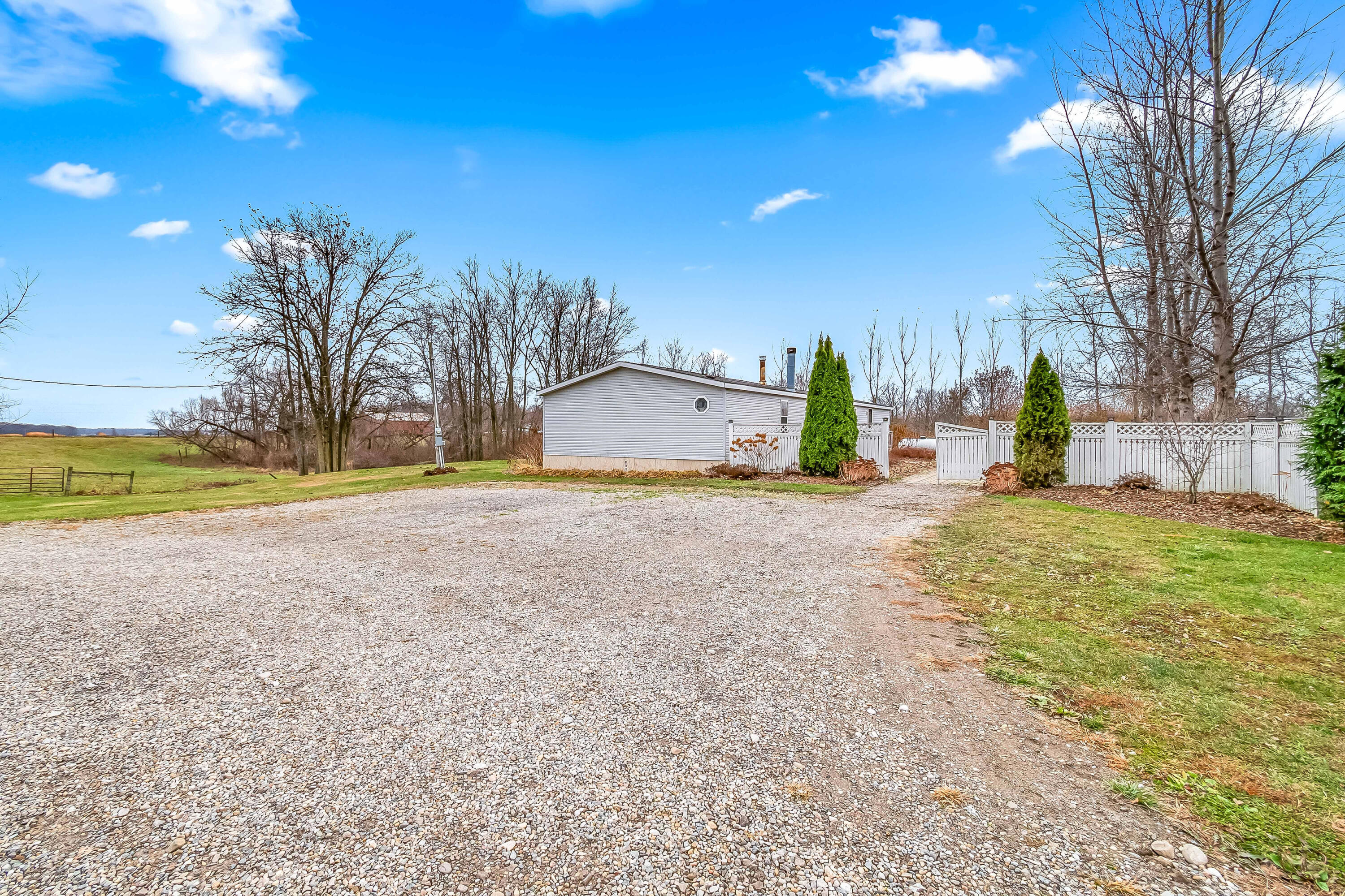 7550 Carncross Road Pittsford, MI 49271 - Photo 15 of 63 21