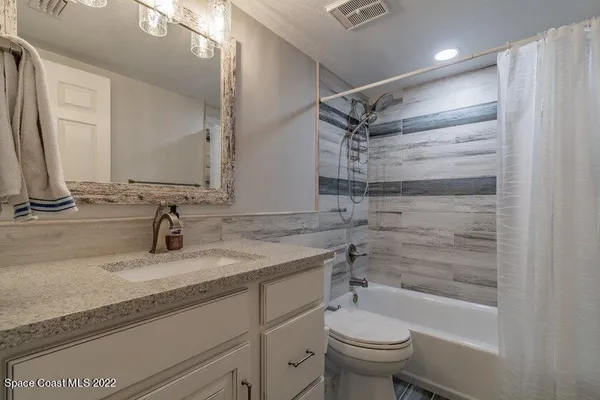 $2,850 | 85 South Atlantic Avenue, Unit 302, Cocoa Beach, FL 32931