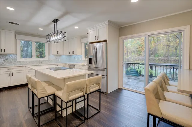 $824,900 | 181 Heritage Drive, Warwick, RI 02818