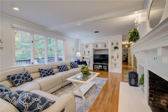 $824,900 | 181 Heritage Drive, Warwick, RI 02818