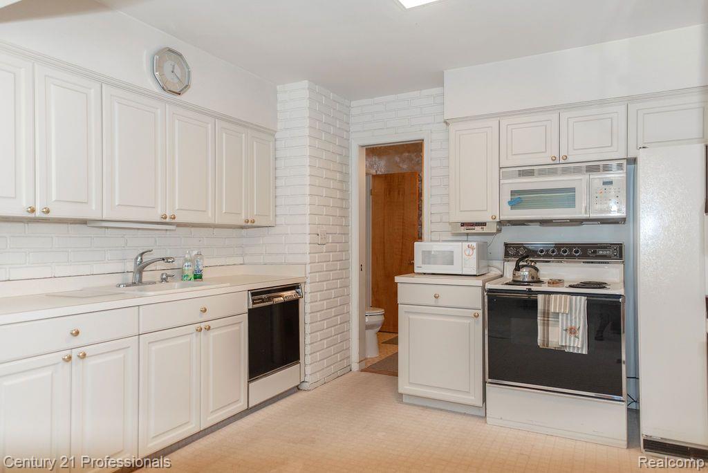 4026 Highfield Road Royal Oak, MI 48073 - Photo 11 of 34 Gallery Image 11