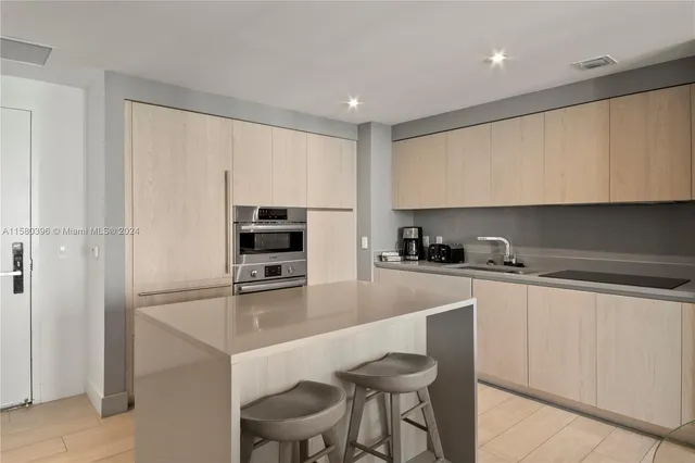 $6,000 | South Central Beach, Hollywood, FL 33019