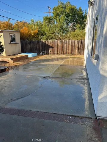 a house view with a outdoor space