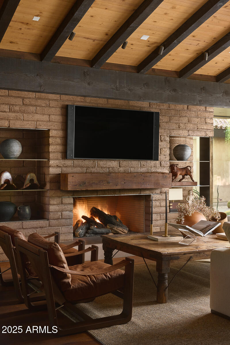514 West Rose Lane Phoenix, AZ 85013 - Photo 10 of 64 Living Room Detail