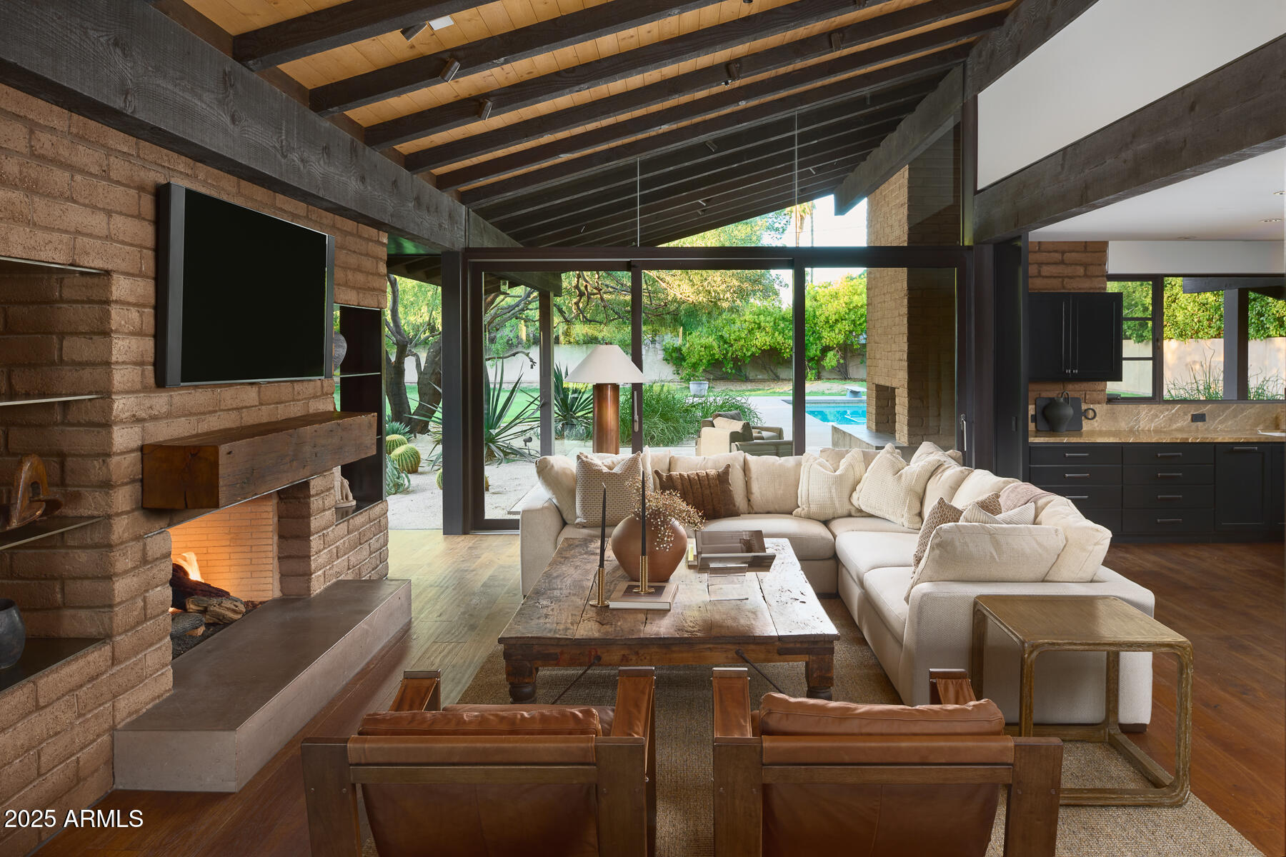 514 West Rose Lane Phoenix, AZ 85013 - Photo 6 of 64 Living Room