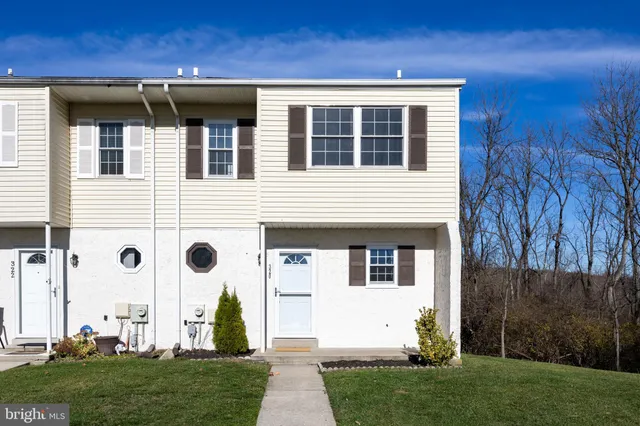 $320,000 | 320 Carlyn Court, Downingtown, PA 19335