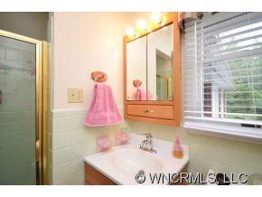 134 Pine Ridge Drive Fairview, NC 28730 - Photo 14 of 24 Gallery Image 14