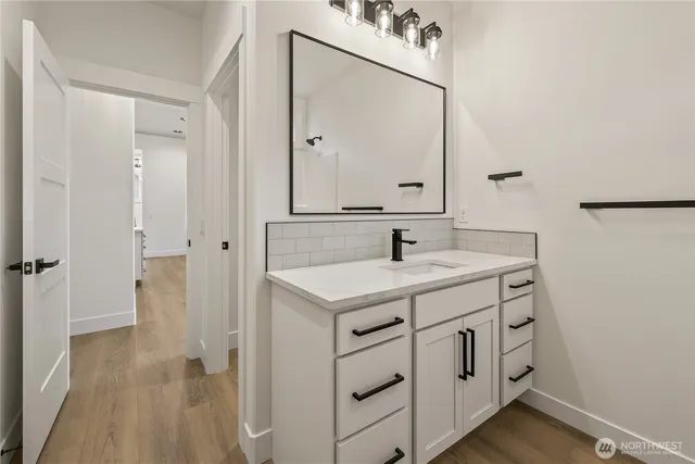 $749,900 | 910 Racine Spgs Drive, Wenatchee, WA 98801