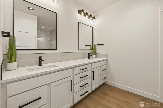 $749,900 | 910 Racine Spgs Drive, Wenatchee, WA 98801