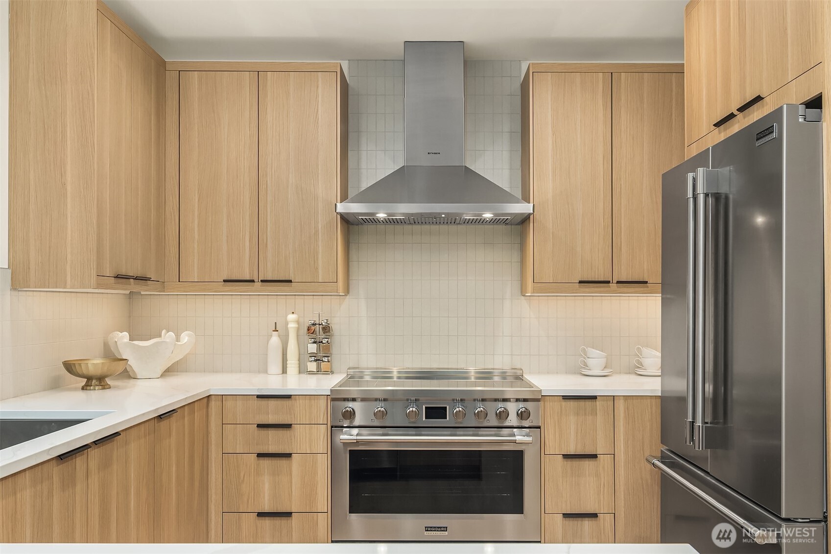 533 North 70th Street Seattle, WA 98103 - Photo 3 of 29