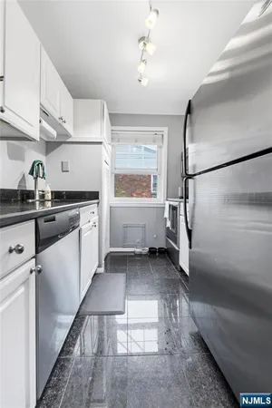 $285,000 | 162 Belleville Avenue, Unit 1A, Bloomfield, NJ 07003