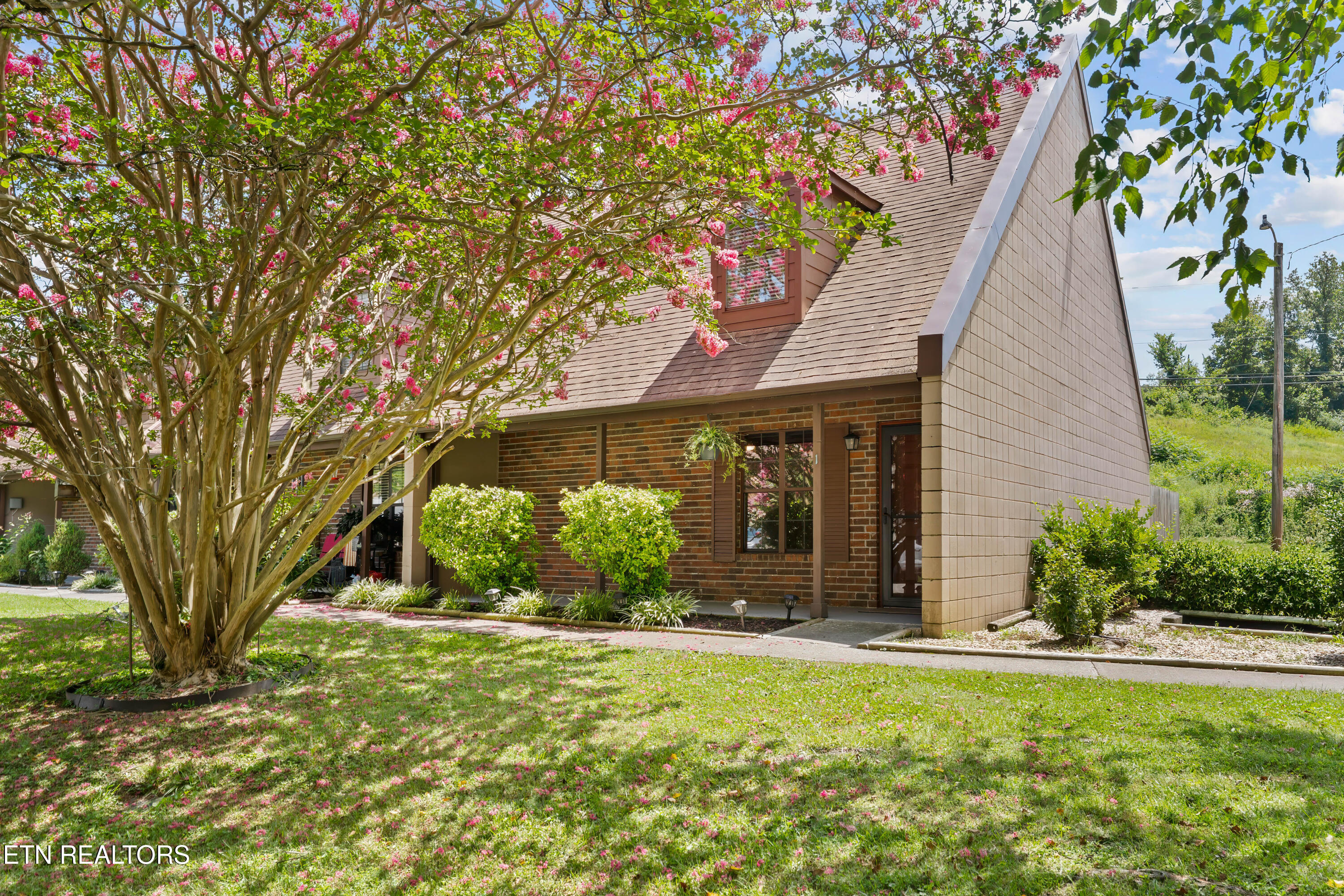 2702 Sood Road, Unit 1 Knoxville, TN 37921 - Photo 1 of 33 For sale 2702 Sood Rd