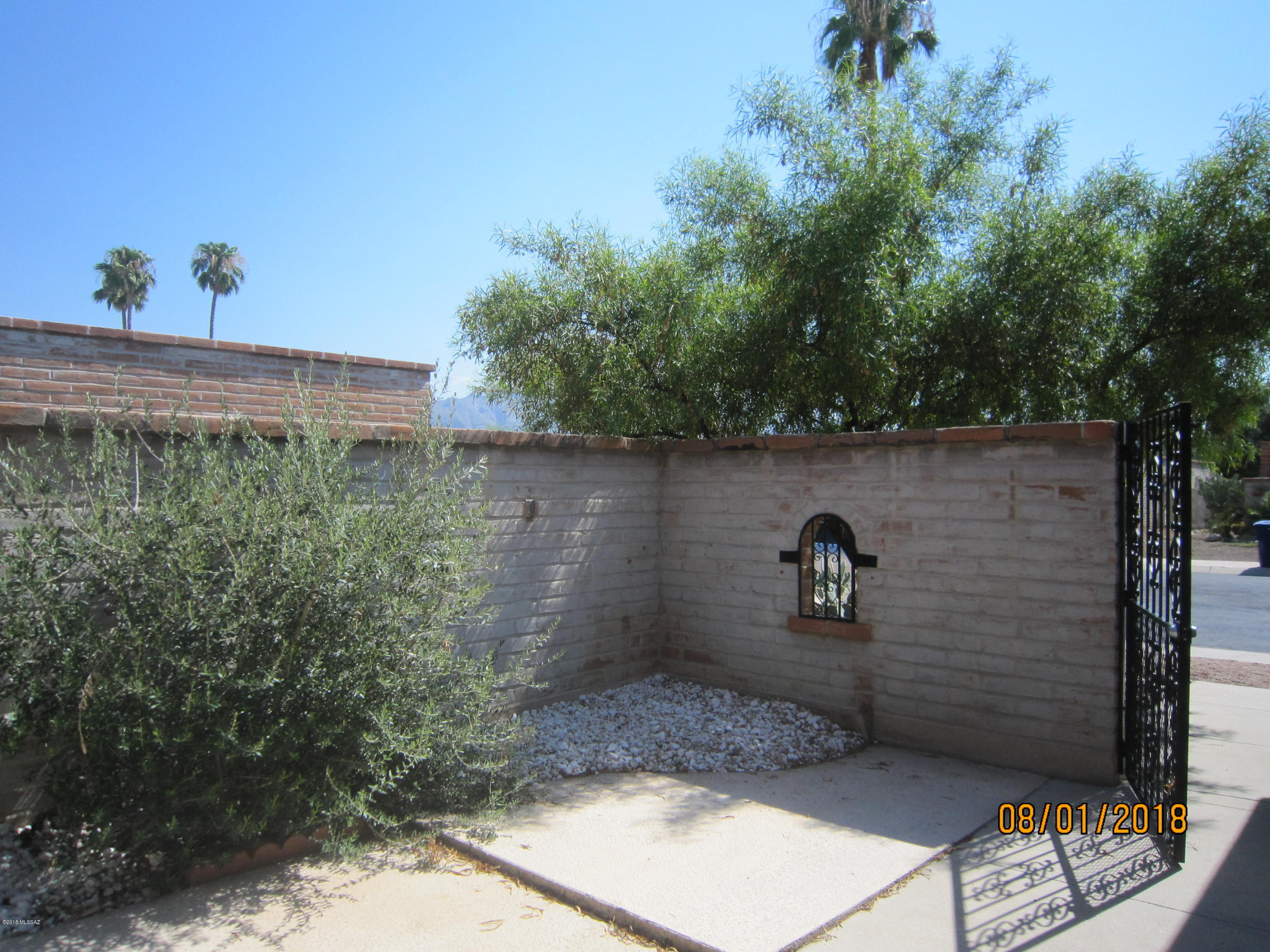 4263 North Limberlost Circle Tucson, AZ 85705 - Photo 2 of 21