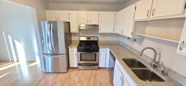 $280,000 | 660 Cumberland Trail, Unit BB2, Roselle, IL 60172