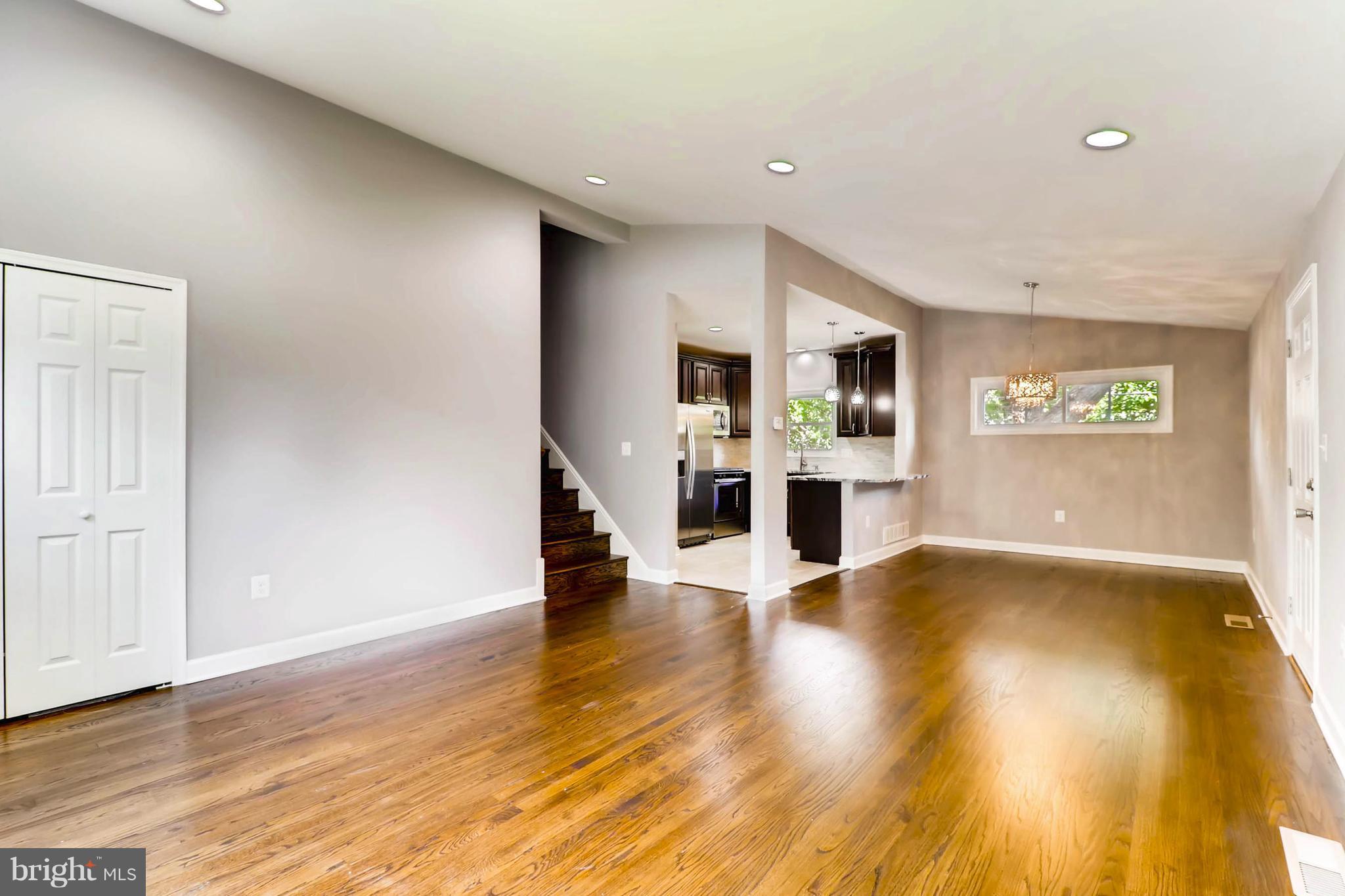 7408 Monita Road Baltimore, MD 21208 - Photo 3 of 26 Living Room