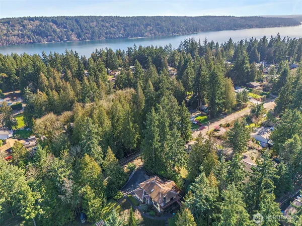 $650,000 | 7861 University Point Circle Northeast, Bremerton, WA 98311