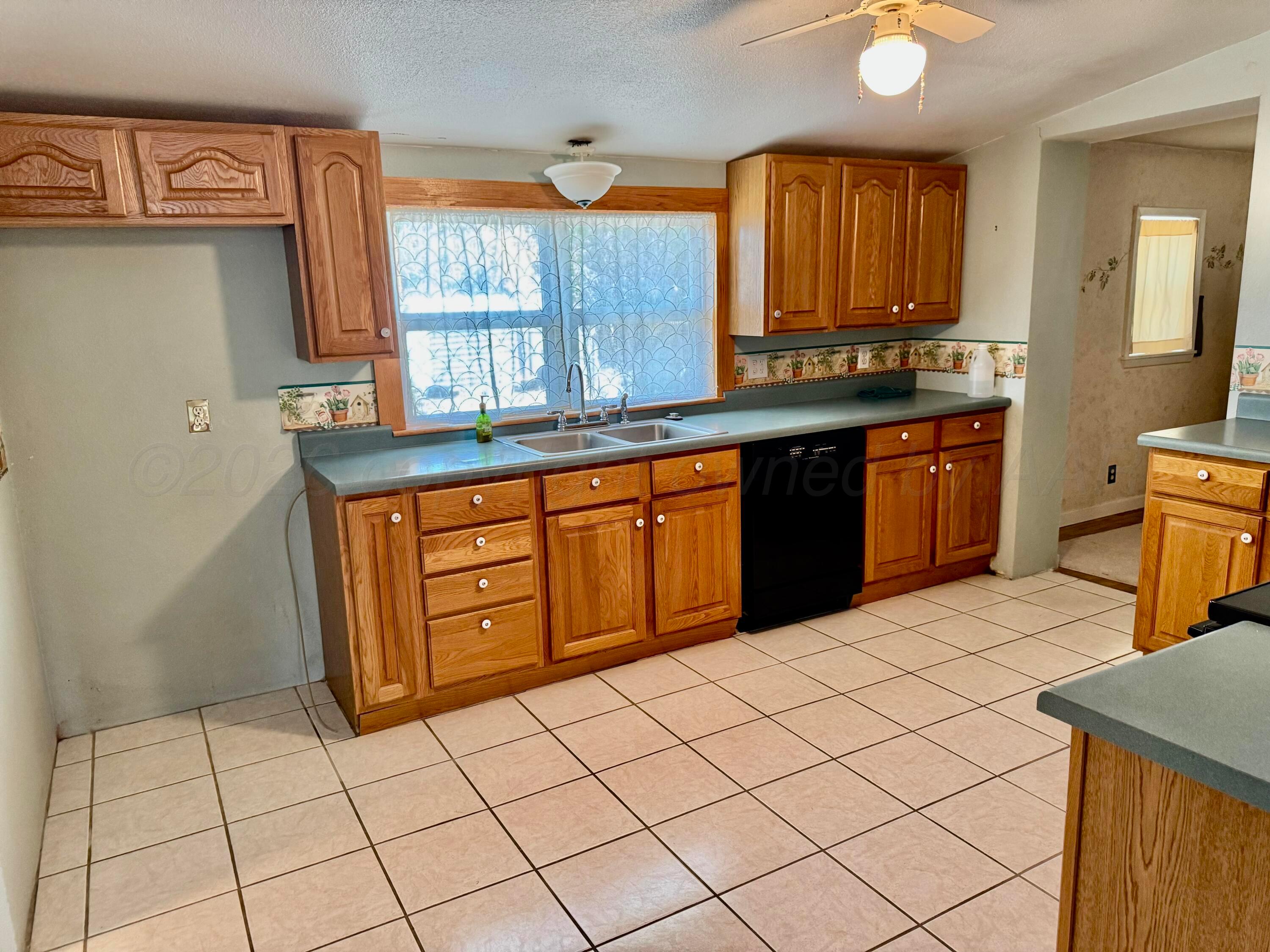915 Ash Street Canadian, TX 79014 - Photo 8 of 15 IMG_0447