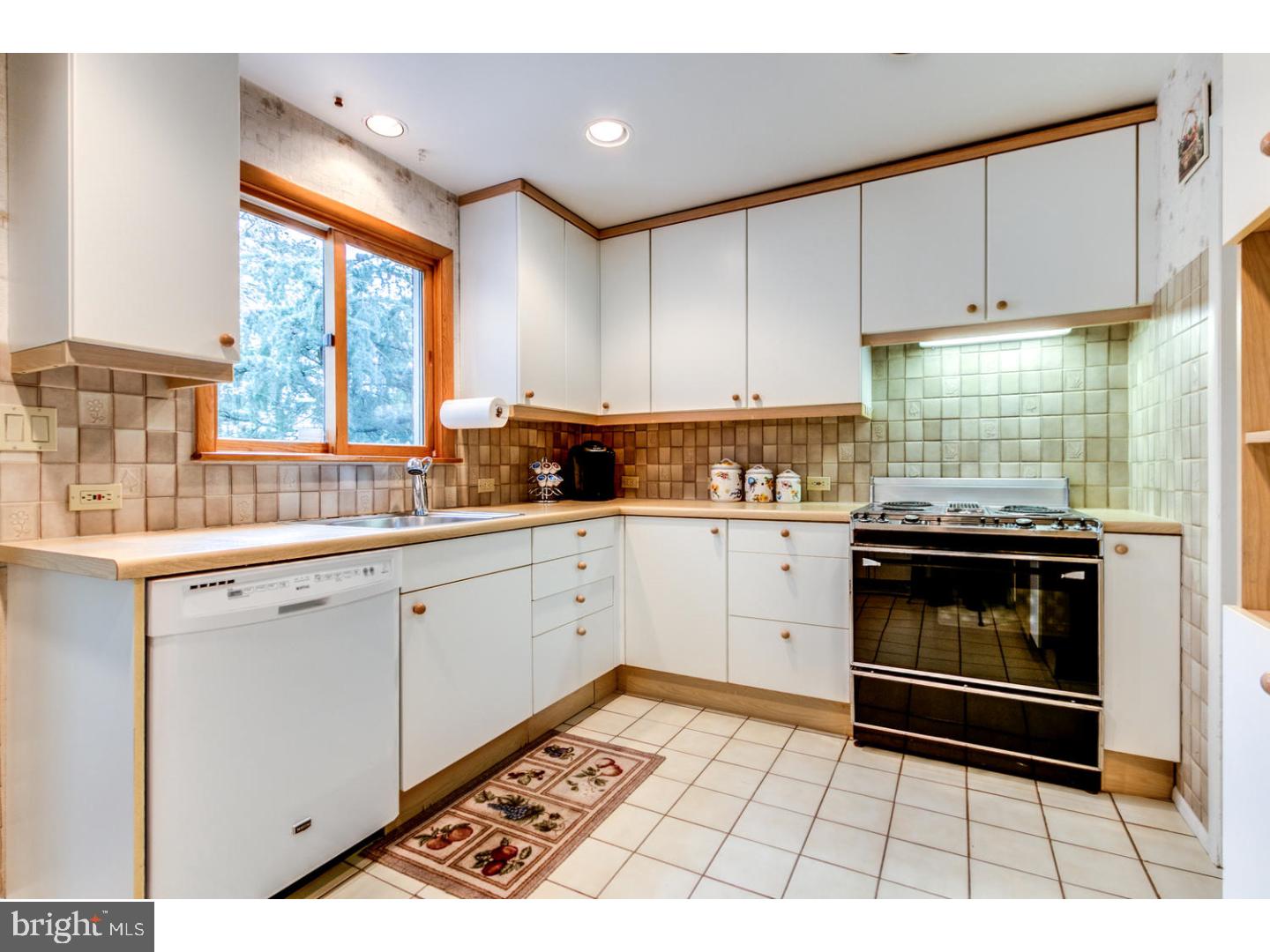 114 Sandra Road Wilmington, DE 19803 - Photo 4 of 25 Gallery Image 4
